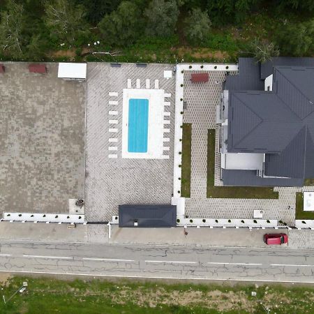 Casa De Vacanta Larisa Novaci-Străini Exteriér fotografie
