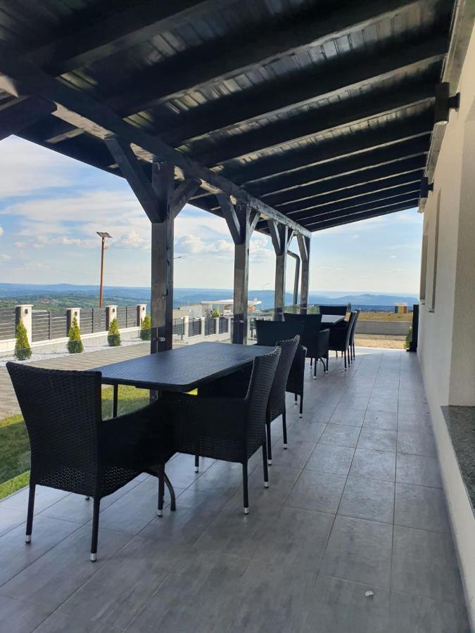 Casa De Vacanta Larisa Novaci-Străini Exteriér fotografie