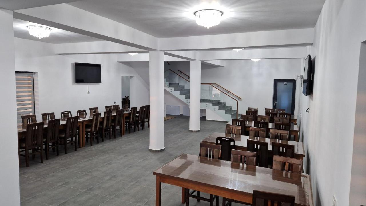 Casa De Vacanta Larisa Novaci-Străini Exteriér fotografie